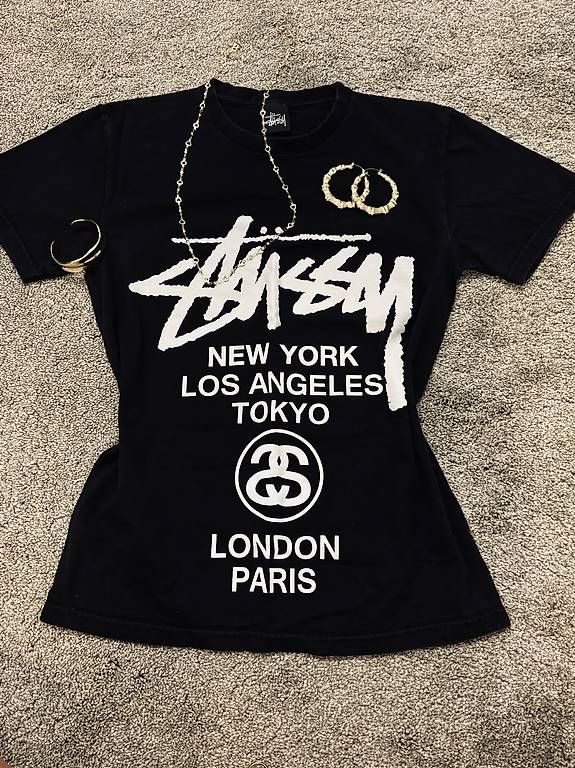 T-shirt: STÜSSY TSHIRT  – Nuovo e nell'imballaggio originale da Schindellegi venduto da fifiselling