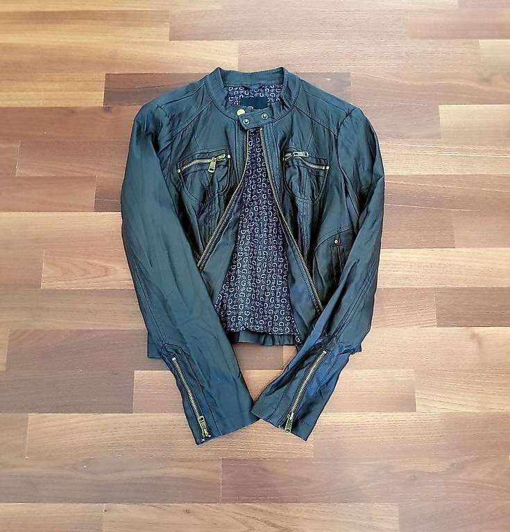Guess Giacche: Neuwertige Guess Jacke – Usato da Feusisberg venduto da cts_55rn 1