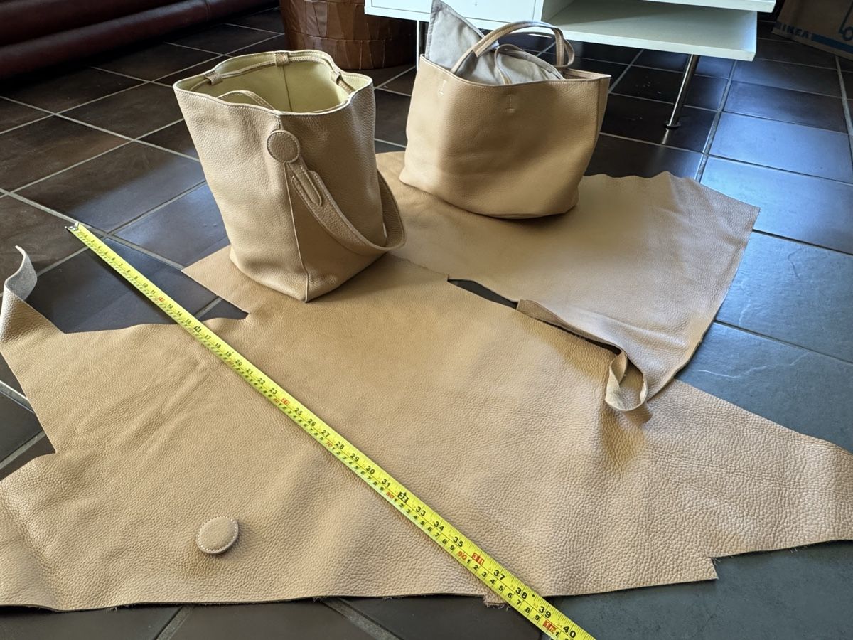 Stoffe: Beige Lederreste Restes de cuir beige – Neu (gemäss Beschreibung) aus Veyras von ValClasse 2