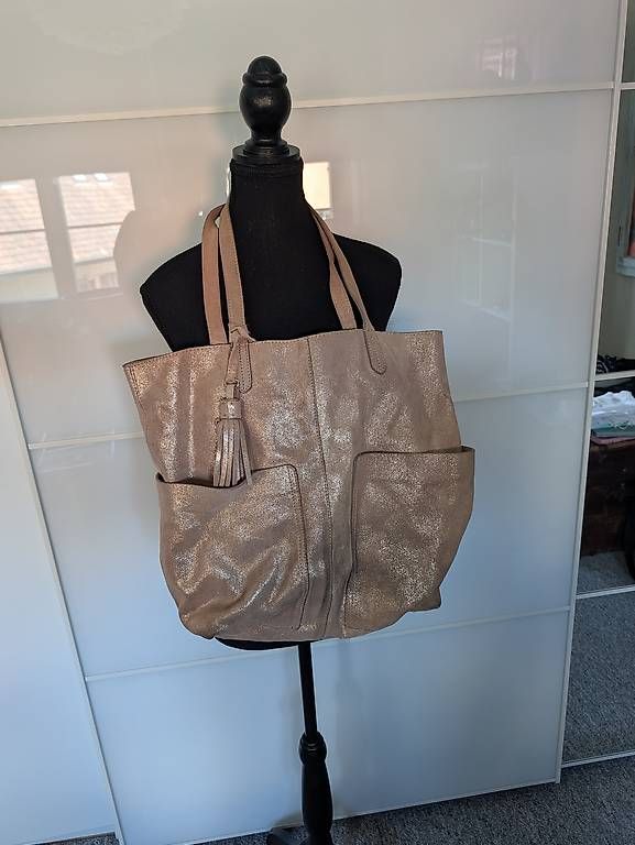 Borse da donna: Accessoireize Tasche Leder Beuteltasche Henkeltasche . – Usato da Konolfingen venduto da Honey870