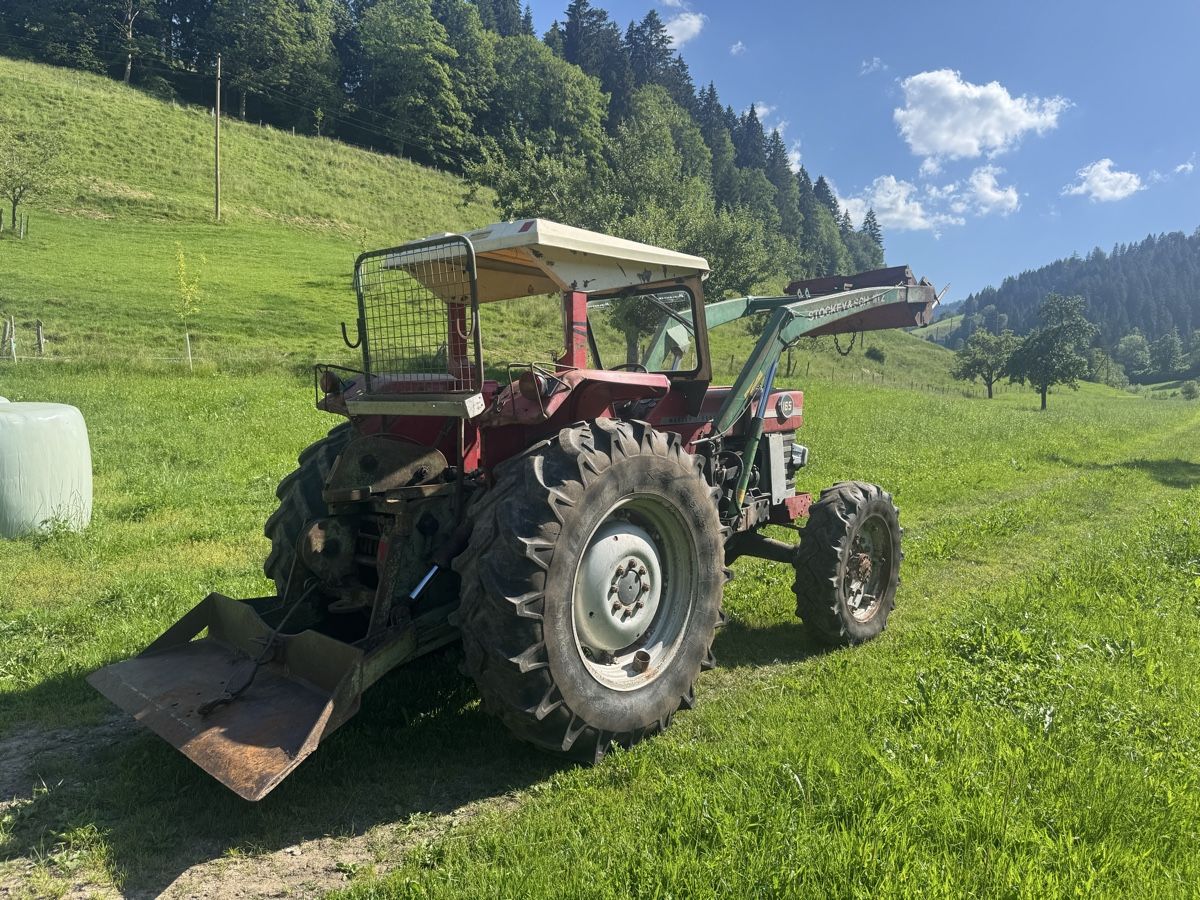 Massey Ferguson Trattori: Massey Ferguson 165 mit Frontlader und Seilwinde – Difettoso da Luthern Bad venduto da james044 1