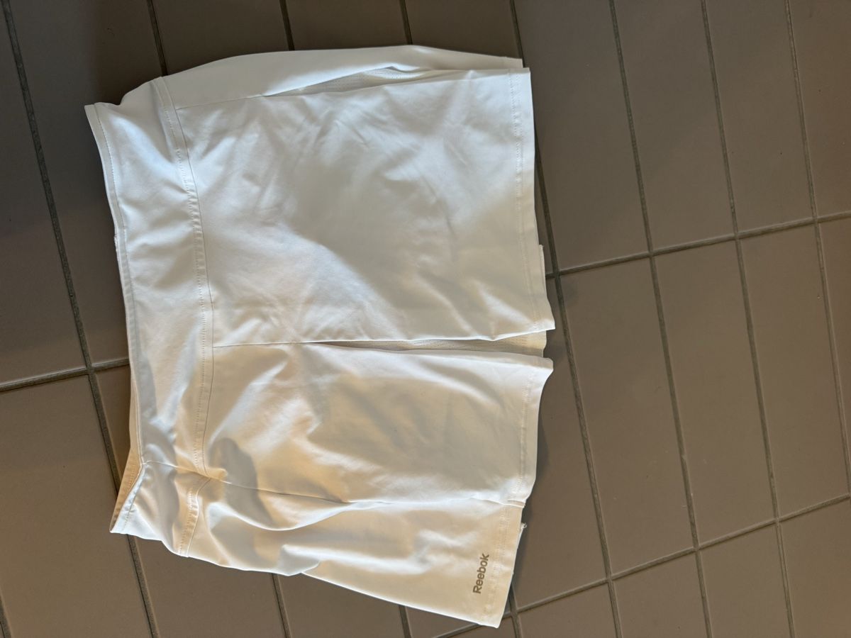 Reebok Gonne: Reebok Tennishose/-kleid, S, weiss – Usato da Zürich venduto da noura2202 3
