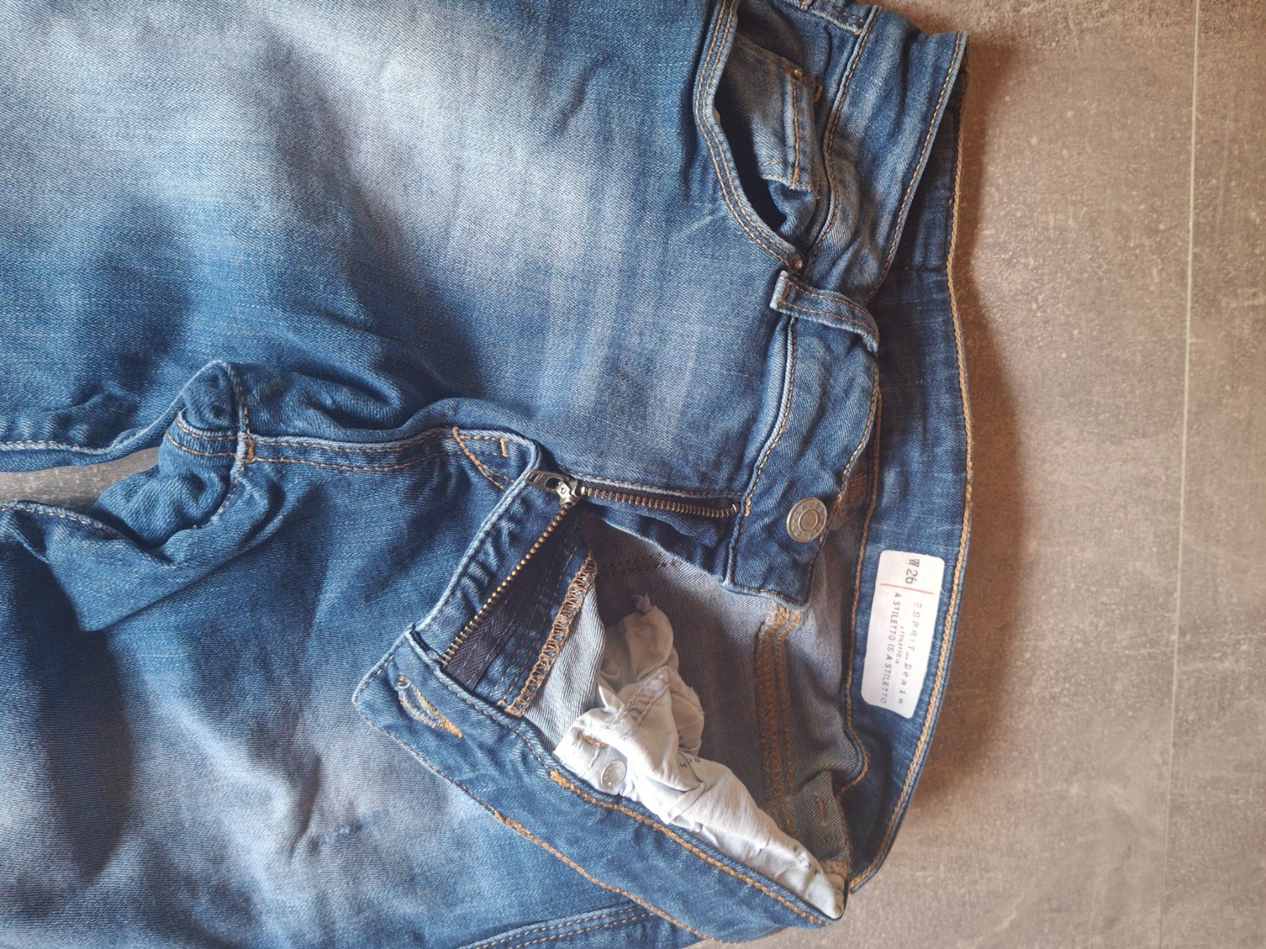 Esprit Jeans: Pantalon jeans bleu taille W26 marque Esprit 99% coton – Gebraucht aus Villiers von san_jn5w 3