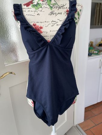 Neues Badekleid S Accessorizie LONDON