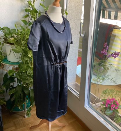 Superbe petite robe marine du designer israélien MASKIT, t.S