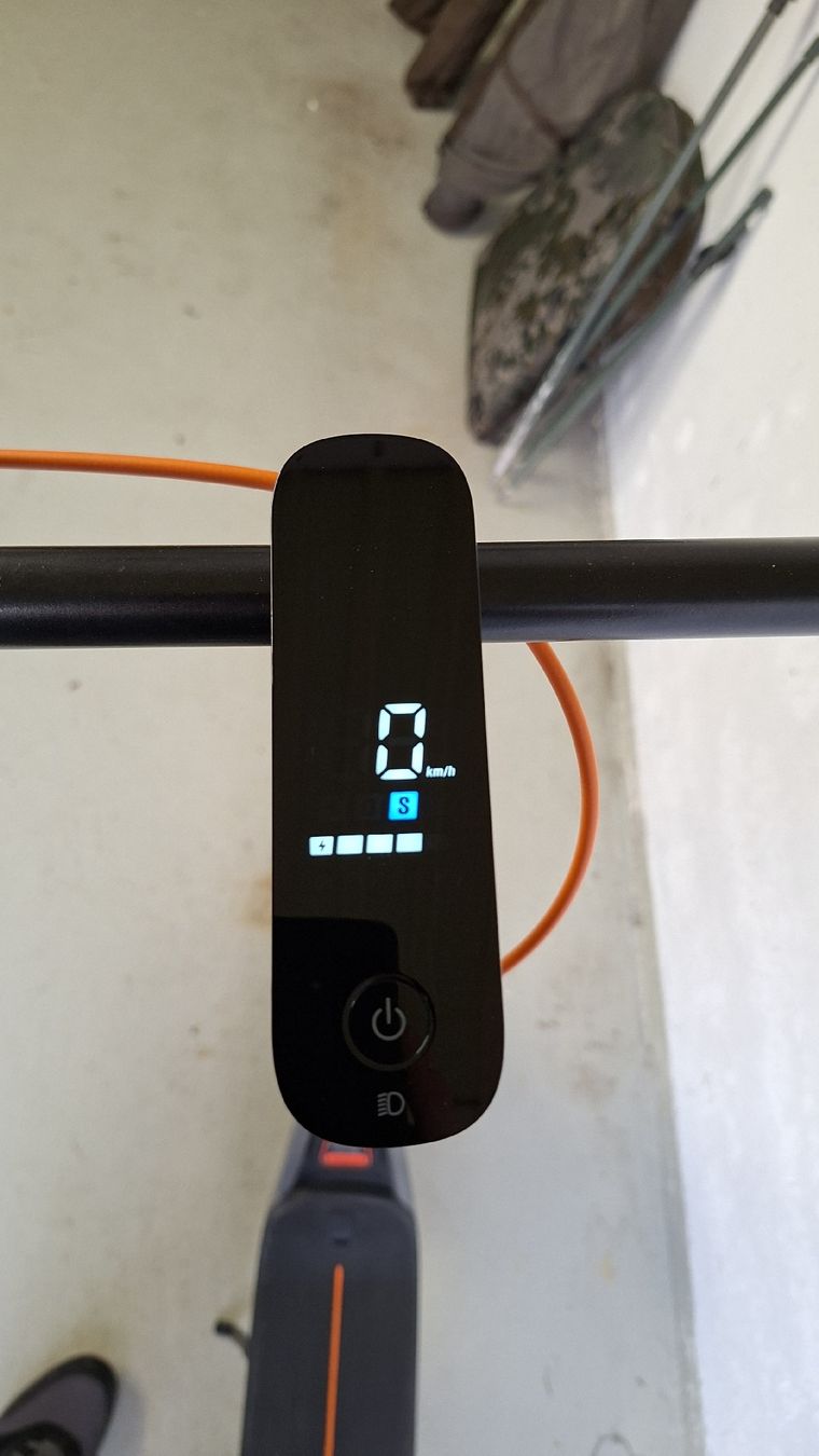 Xiaomi Kickboard: Xiaomi E-Scooter 6 Pro CH Version – D'occasion à Ballwil par Patrick218 6