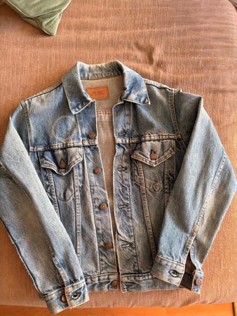 Veste jeans Levis t.S brodée à la main