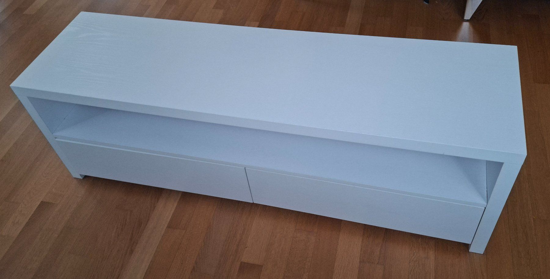 Pfister TV Möbel: Fernsehmöbel weiss 140 x 39.5 x 45.5 cm – Gebraucht aus Güttingen von DeniseBaumann