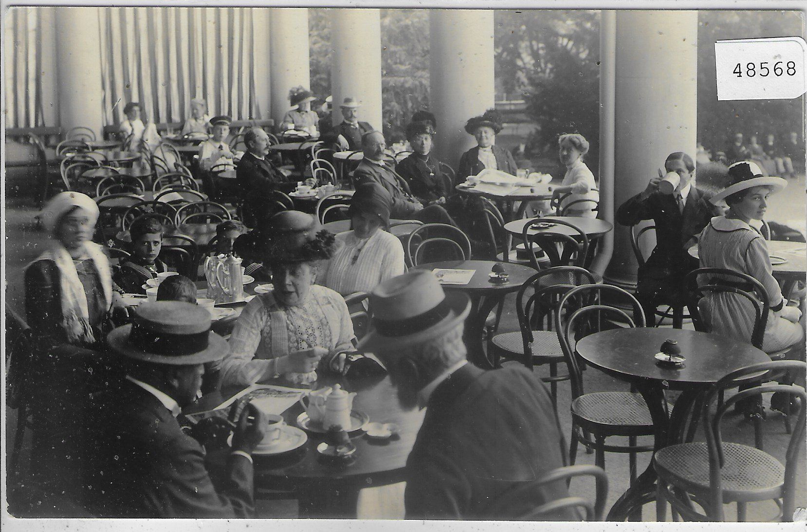 Cartes postales: Bad Ragaz - Kursaal Terrasse – D'occasion à Ettingen par Kartenplanet