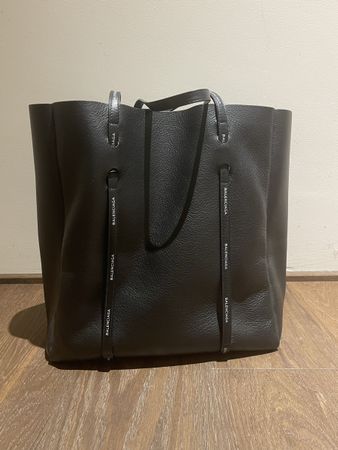 Balenciaga Everyday Tote M inkl. Pouch und Spiegel