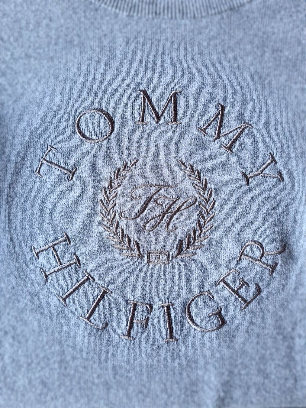 Tommy Hilfiger Maglioni & Felpe: Pull gris Tommy Hilfiger, taille M – Usato da le landeron venduto da canette 3