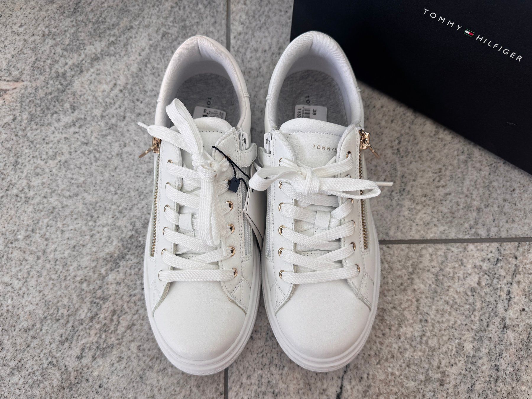 Scarpe da donna: Neu** Tommy Hilfiger Sneaker, Gr. 39 – Nuovo e nell'imballaggio originale da Zollikon venduto da Krenapf 1