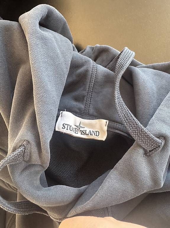 Pulls & Sweat-shirts: Stone Island Hoodie – D'occasion à St. Gallen par rechsteinerholding 1