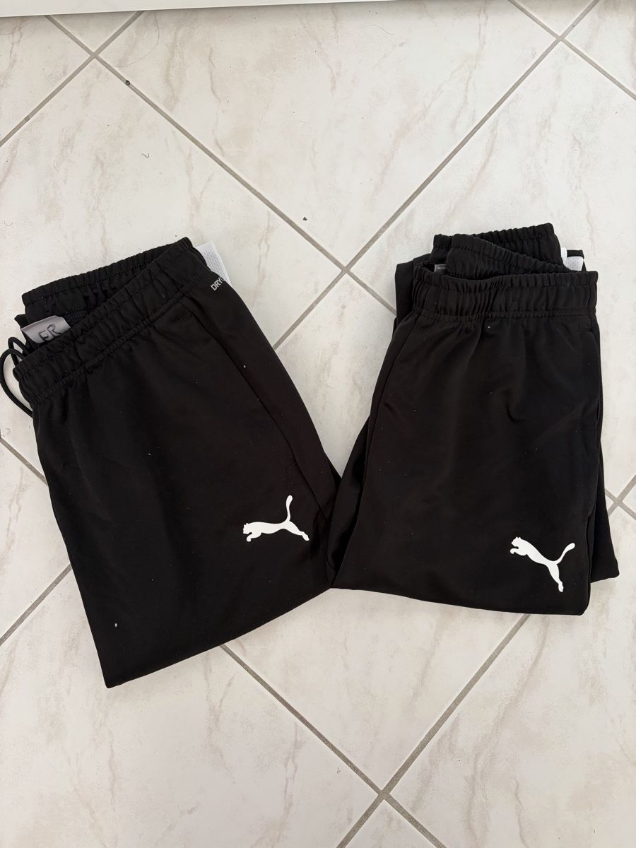 Puma Pantaloni: Trainerhosen Puma 2x – Usato da St. Gallenkappel venduto da fla_5lm9