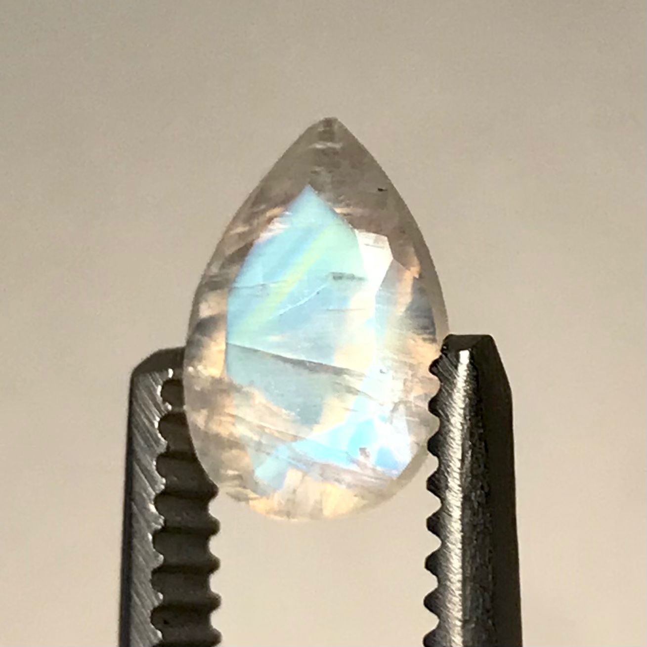 Pietre preziose: Regenbogen Mondstein, 1.2 Karat, weisser Labradorit – Nuovo (secondo la descrizione) da Biel venduto da djvalbnc 2