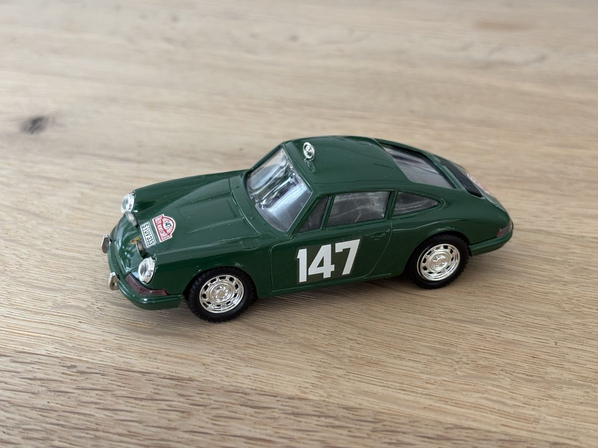 Porsche Modellini d'auto: 1 Porsche 911**1:43** – Usato da Volketswil venduto da Car6 1