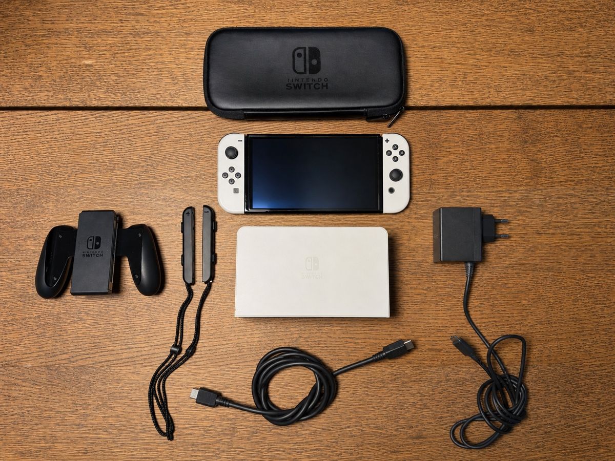 Nintendo Console: Nintendo Switch OLED – Usato da Zürich venduto da yun_9f7d 2