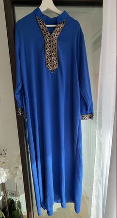 Robe bleue à broderie , abaya taille unique 