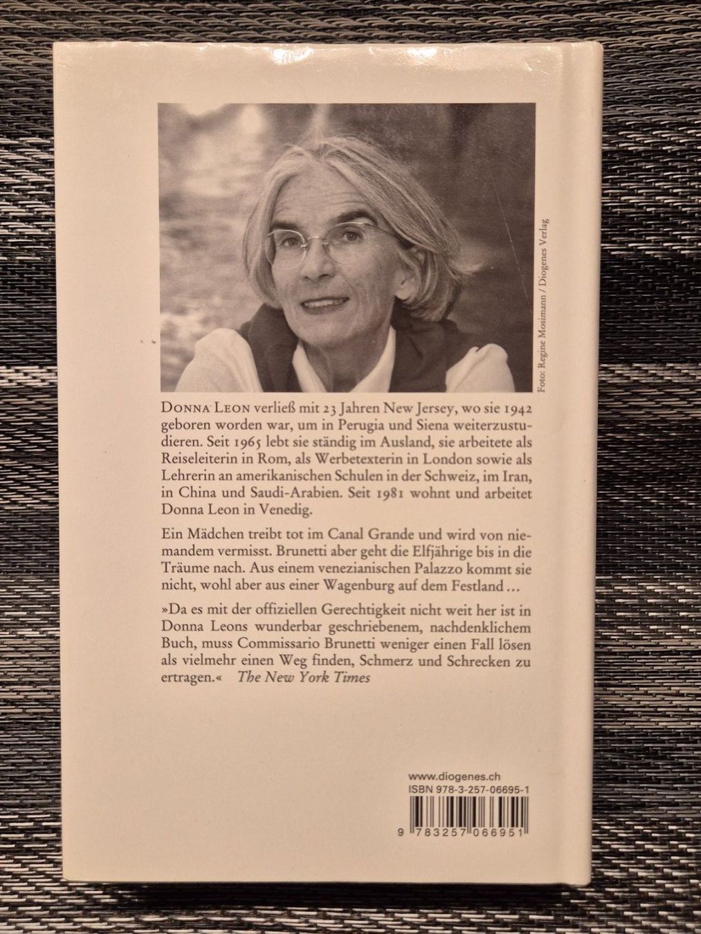 Bücher: Donna Leon: "Das Mädchen seiner Träume" – Gebraucht aus Rüttenen von Mushorn 1
