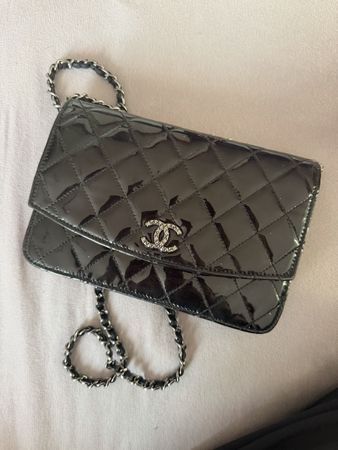 Chanel woc on chain Lackleder schwarz mit Kette guter Zustan
