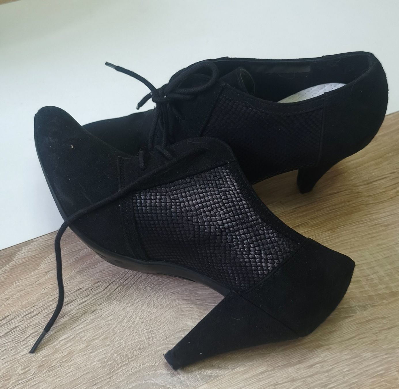 Graceland Chaussures femmes: ESCARPINS GRACELAND – Neuf (Voir description) à Mervelier par ZORHA