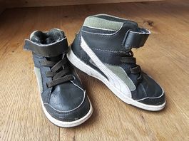Puma Turnschuhe Gr 24