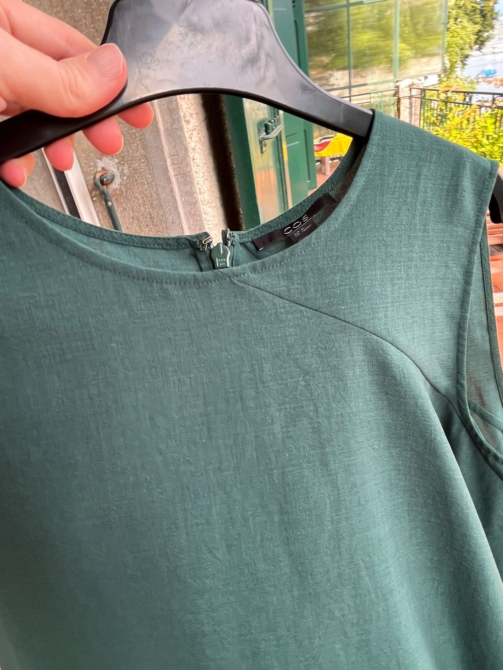 Cos Top: Très beau haut vert COS - Taille 36 – Usato da Pully venduto da Artemisya 1