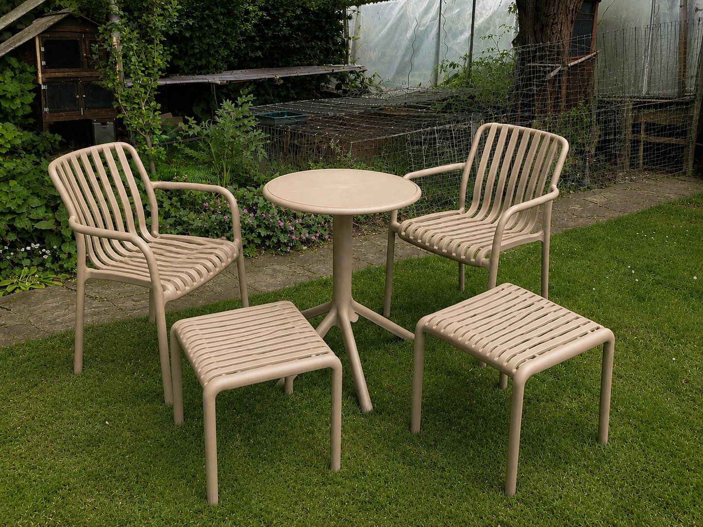 Set di tavolo e panche: Gartenmöbel Set Tisch 2 Stühle 2 Hocker – Nuovo (secondo la descrizione) da Zürich venduto da Hahaha
