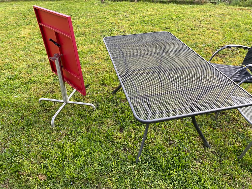 2 alte Gartentische aus Metall Kaufen auf Ricardo