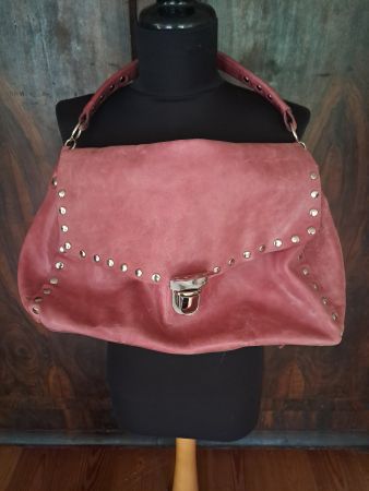 L'Idea . Leder Handtasche . Nieten . auf Vintage gemacht .