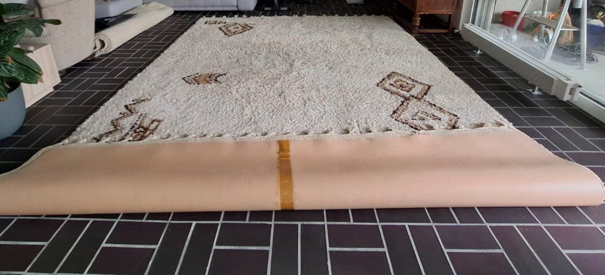 Teppiche: Teppich mit geometrischen Mustern – Gebraucht aus Rain von Flokaiser 4