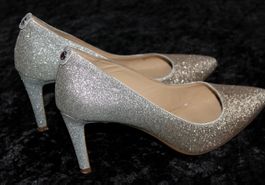 Neue, sehr edle MICHAEL CORS Stilettos Silber-Gitzer