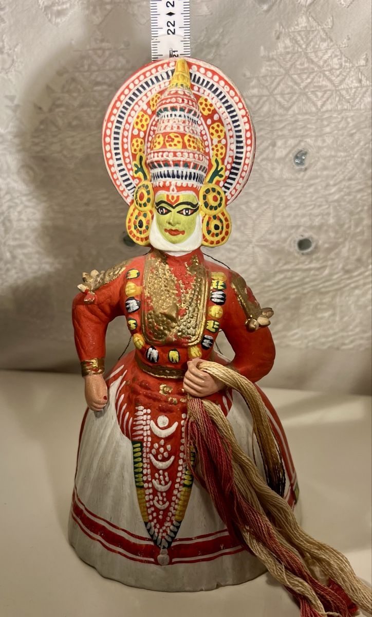 Statuette: Figurine Kathakali Vintage Unique Peinte  Main Inde – Usato da Genève venduto da DELIRBEADS 9