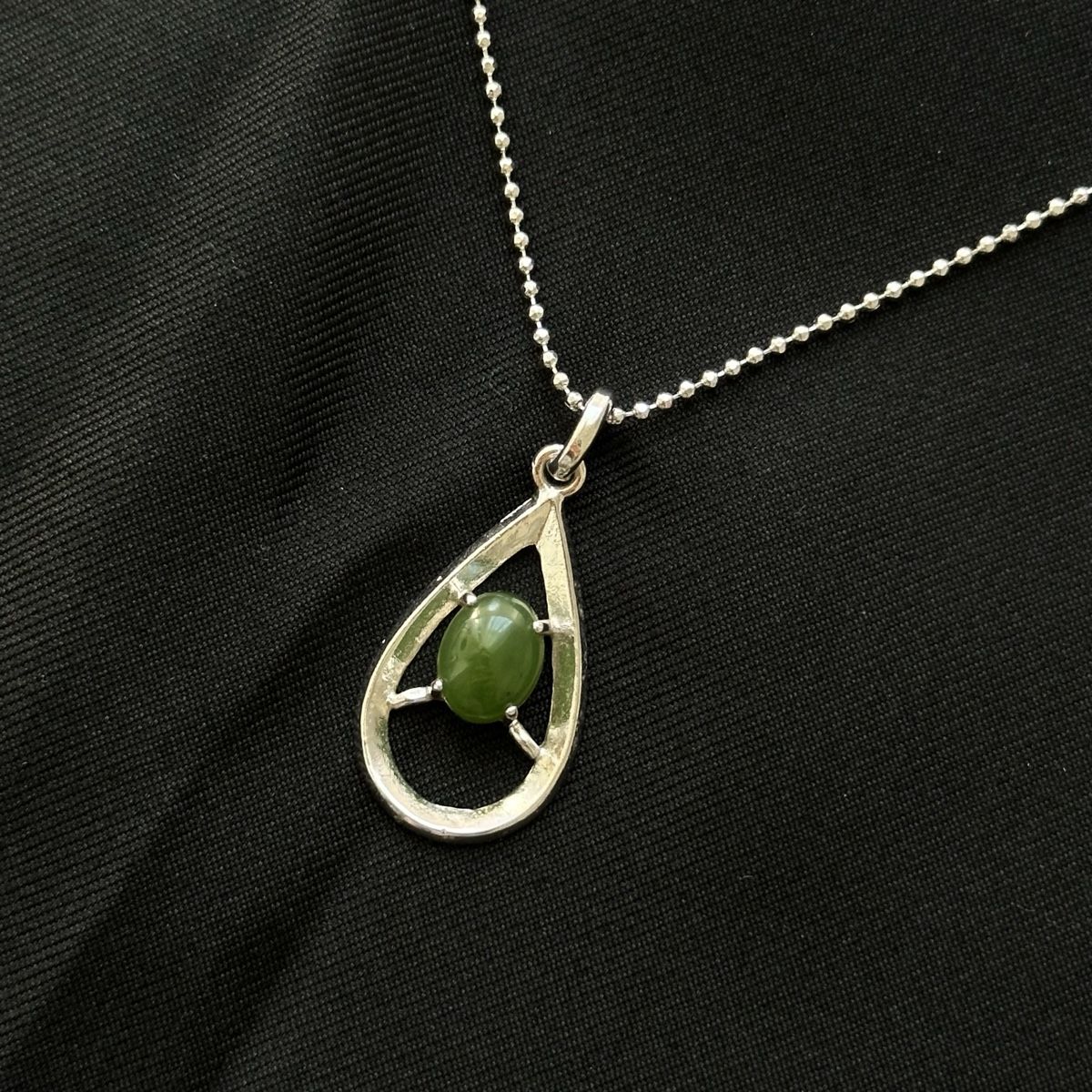 Ketten: Silberne Jade Tropfen Halskette  – Neu (gemäss Beschreibung) aus Givisiez von dor_xb9k 1