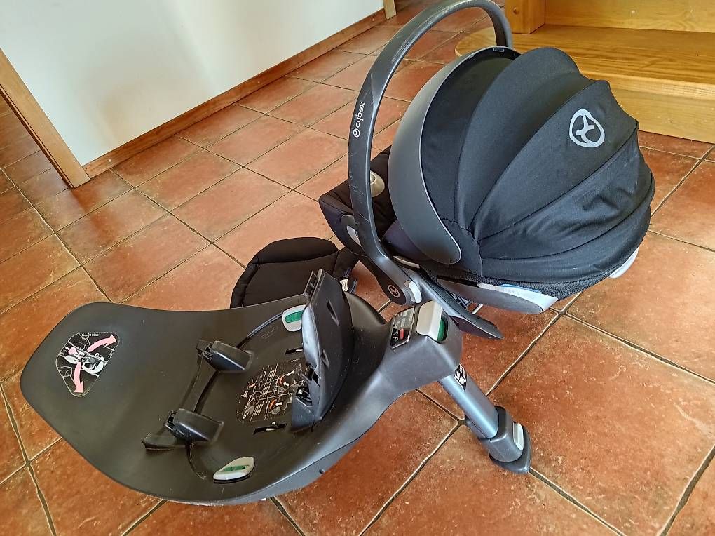 Seggiolini per auto: Cybex Cloud Z i-Size + base Isofix – Usato da Arconciel venduto da gab_cjb2 2
