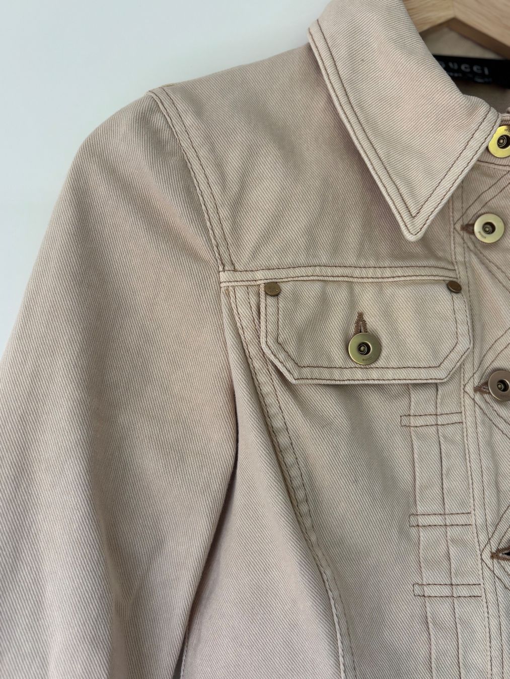 Gucci Vestes: Gucci Jeansjacke beige XS 34 – Neuf (Voir description) à Herrliberg par mayfi 1