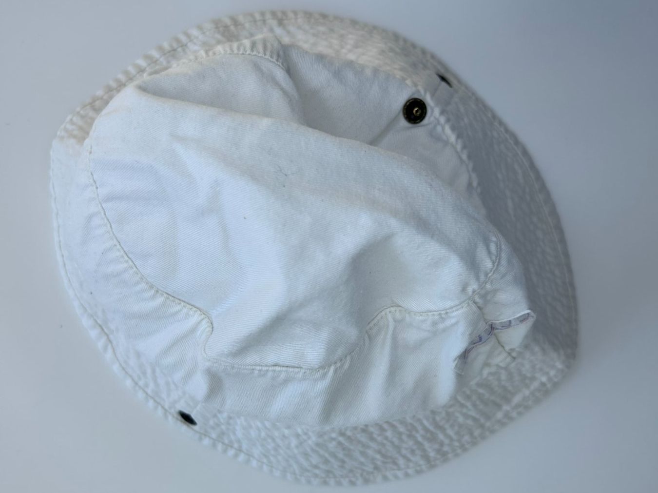 H&M Copricapi, berretti & cappellini: Vintage Bucket Hat – Usato da St. Gallen venduto da look-twice 4