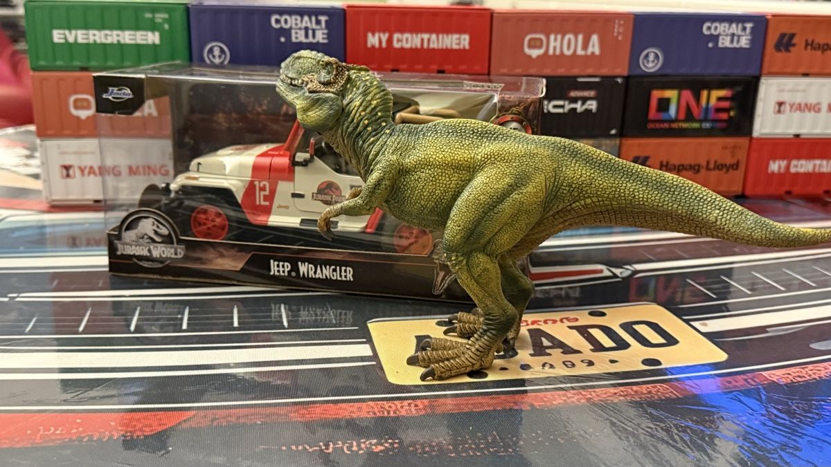 Jeep Modellini d'auto: Jurassic World Jeep Wrangler – Nuovo e nell'imballaggio originale da Basel venduto da Zomeg 2