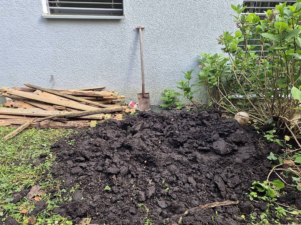 Vasi per fiori: Erde für Hochbeet – Usato da Zürich venduto da Damaa 1