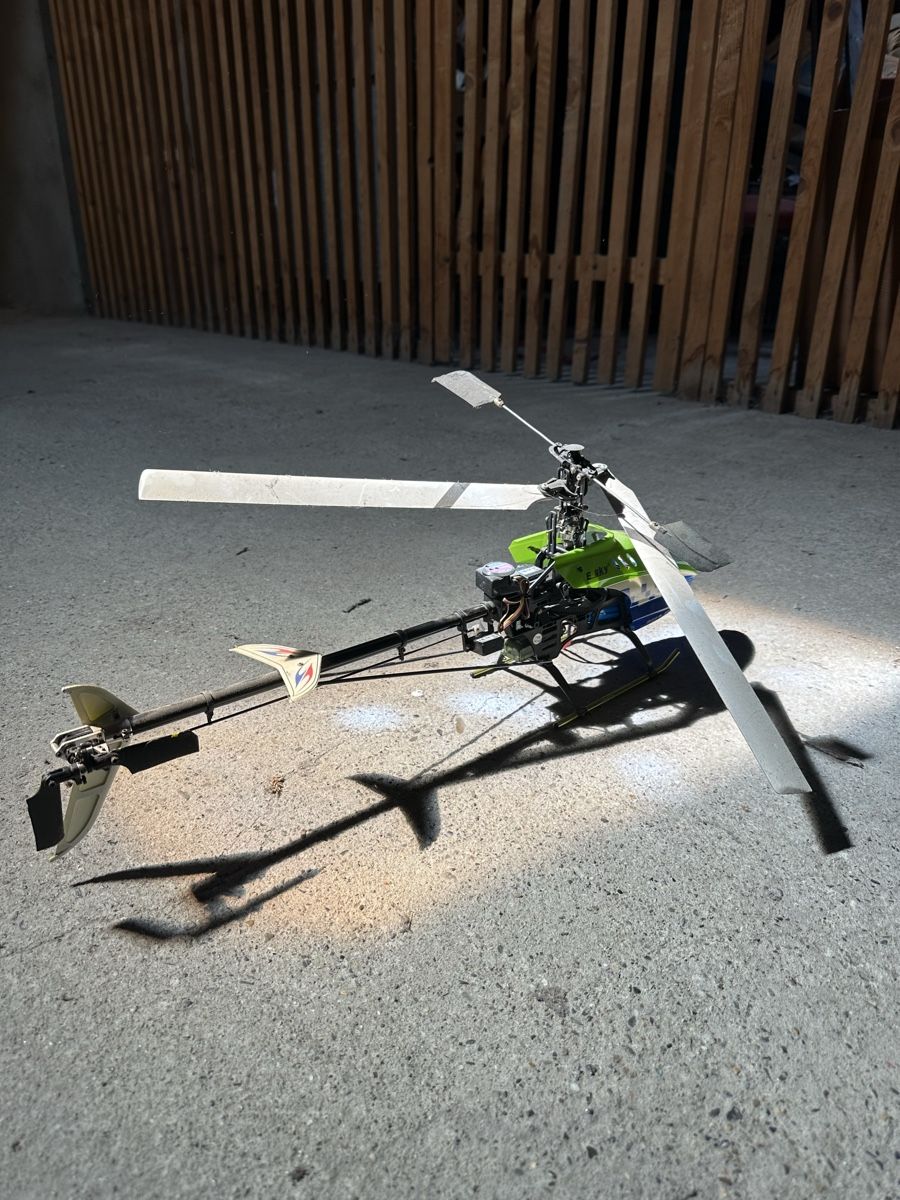 RC Modellbau: Hélicoptère RC E-Sky - Idéal pour débutants! – Gebraucht aus Thônex von Andre.olvs 2