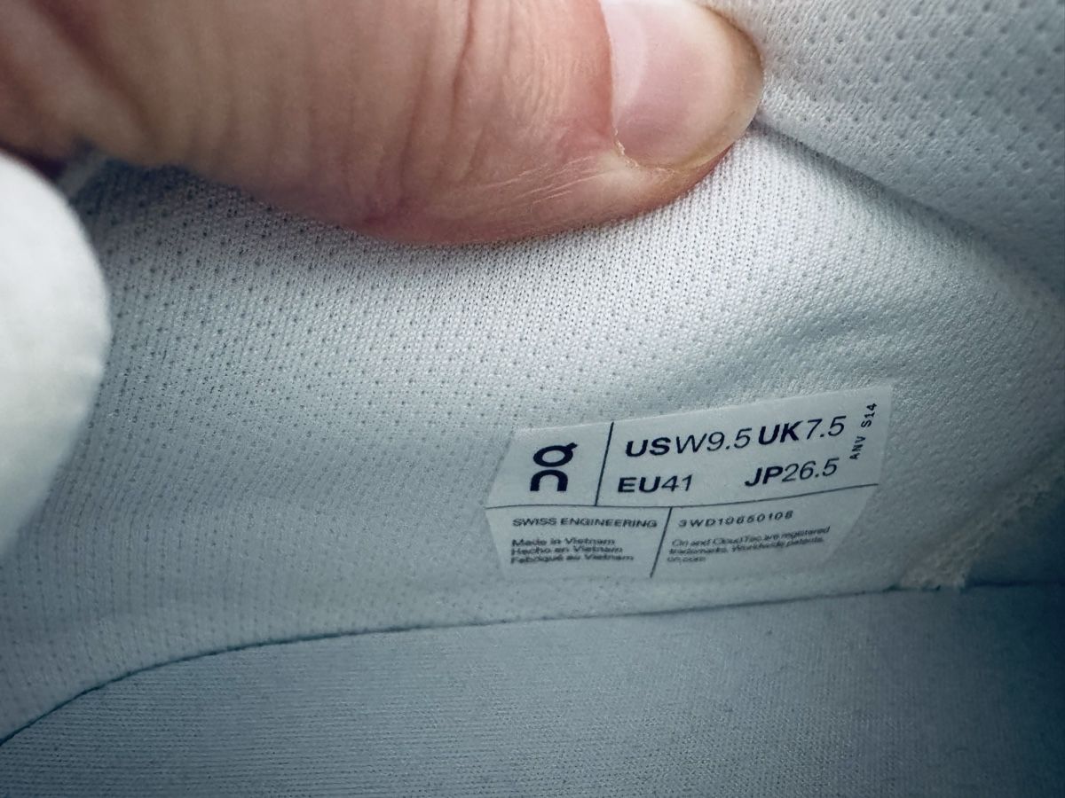 On Chaussures femmes: ON Sneaker  – Neuf (Voir description) à Dörflingen par dan_t76d 4