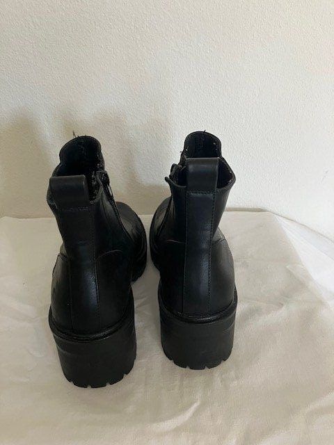 Scarpe da donna: Bottine Even&Dodd 39 – Usato da Marin-Epagnier venduto da rchouchouu 2