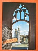 Zürich, Fraumünsterportal mit Blick auf Grossmünster