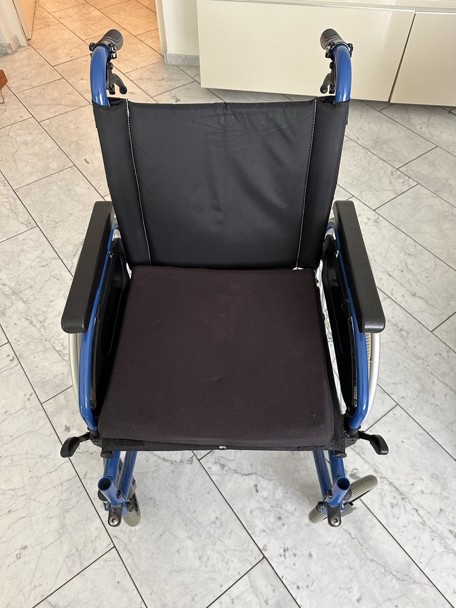 Chaises roulantes: Rollstuhl B&B – D'occasion à Baar par pat_sr55 2
