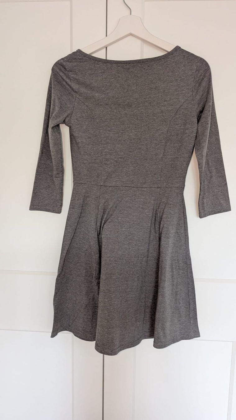 Vestiti: Damen Kleid H&M grau, Grösse S – Usato da Au SG venduto da and_cra 1