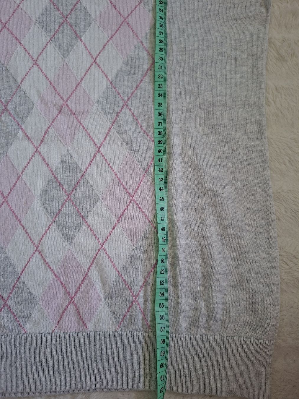 Tommy Hilfiger Maglioni & Felpe: Pull Col V Tommy Hilfiger Argyle Gris Rose Taille M – Usato da Renens VD venduto da ser_j2fn 1