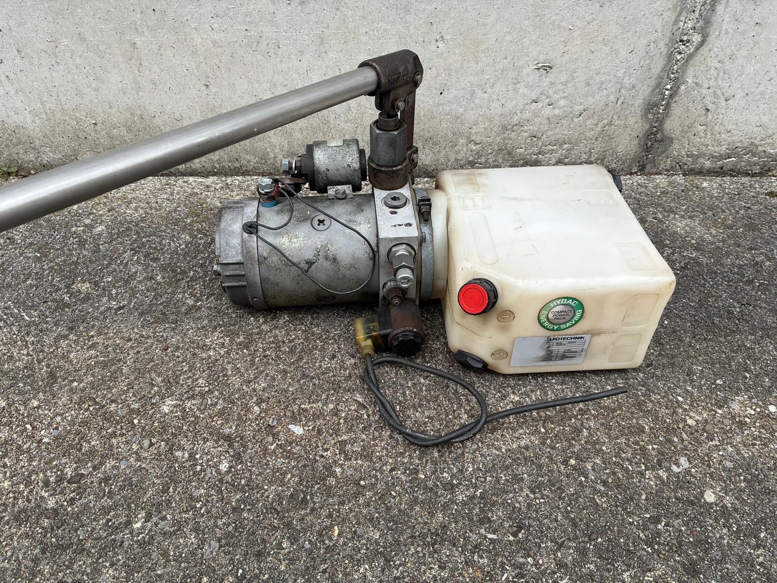 Pompe & Parti di ricambio: Hydraulikpumpe 12 V – Usato da Oberentfelden venduto da Eros09 1