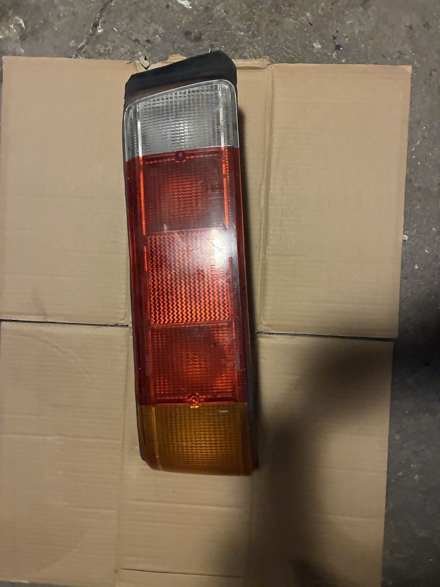 BMW Tutti pezzi di ricambio auto: E21 Rücklichter Links – Usato da Grenchen venduto da Netii10 5