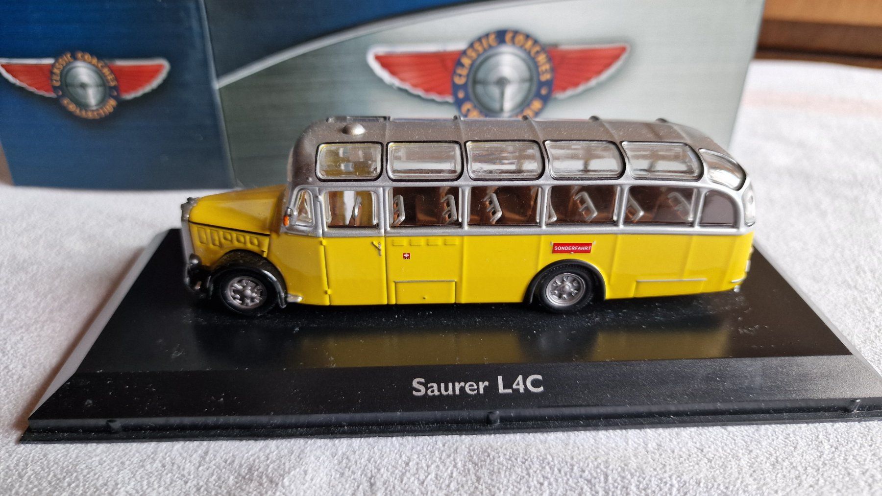 Saurer Modellini d'auto: Postauto Saurer L4C  -  Massstab 1:72 – Usato da Röthenbach i. E. venduto da Heureka5