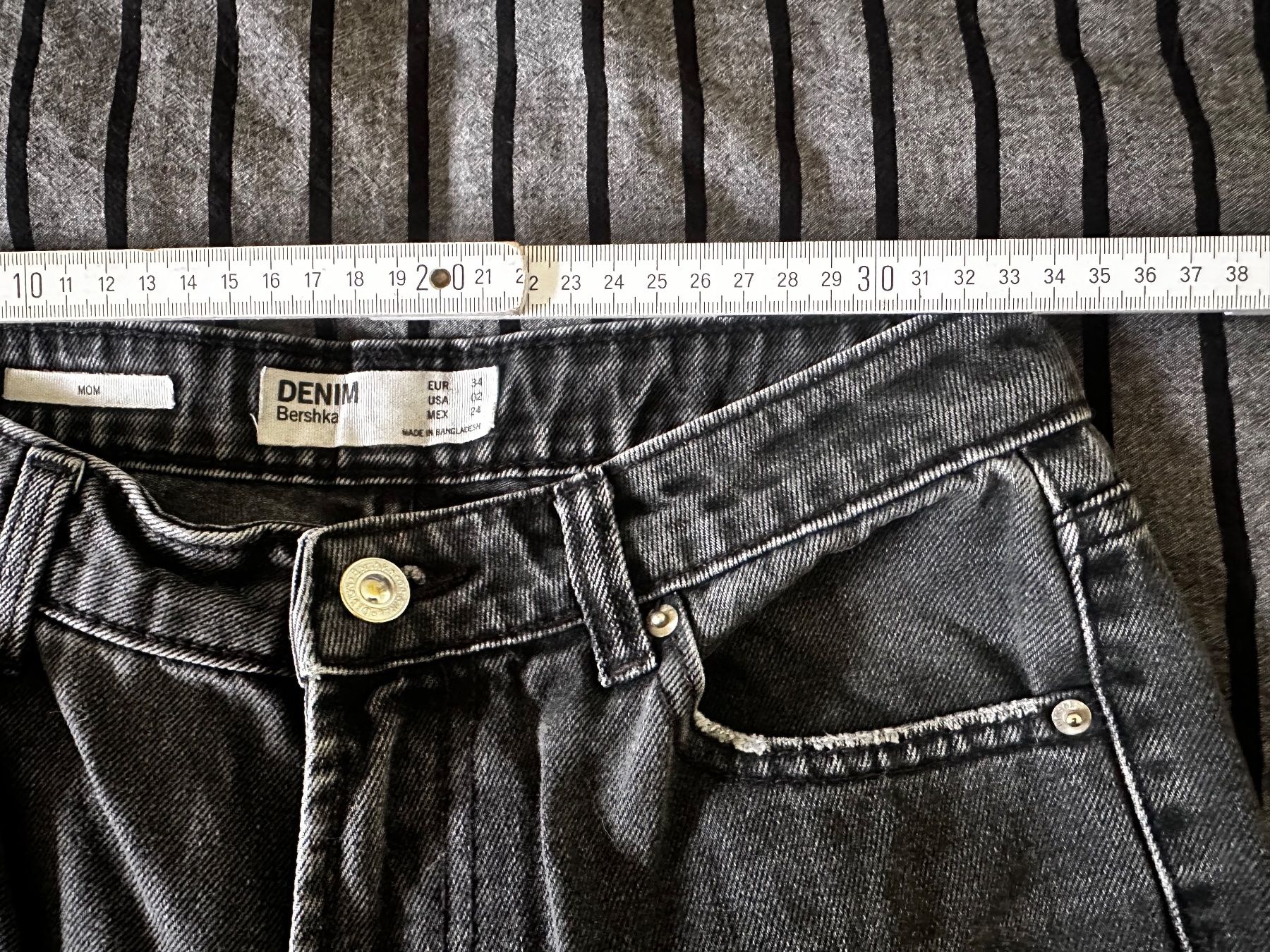 Bershka Jeans: Bershka Mom Jeans, Grösse 34 – Usato da Haldenstein venduto da enie123 3